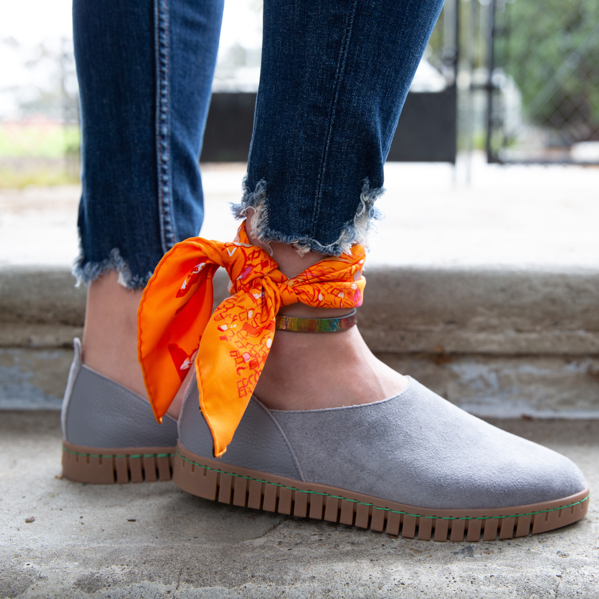 Womens top grey flats